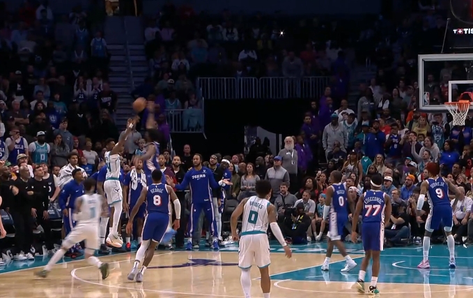 恩比德飞起来了！黄蜂绝命三分 恩比德飞扑大帽扇出界终结比赛